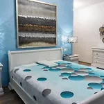 White Dream Penthouse With Jacuzzi Braşov