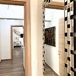 White Dream Penthouse With Jacuzzi Braşov