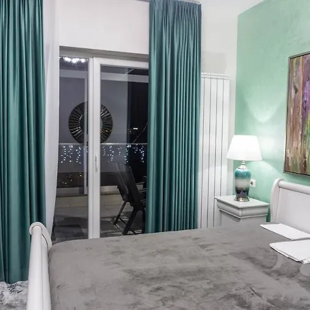 White Dream Penthouse With Jacuzzi *