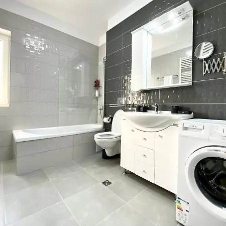 White Dream Penthouse With Jacuzzi Apartamento Braşov