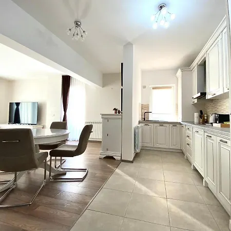 Apartament White Dream Penthouse With Jacuzzi Braszów