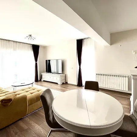 White Dream Penthouse With Jacuzzi Brașov