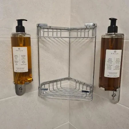 White Dream Penthouse With Jacuzzi Apartament *