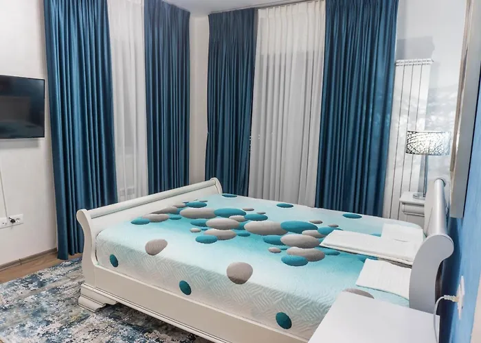 White Dream Penthouse With Jacuzzi