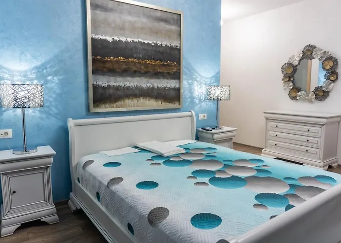 White Dream Penthouse With Jacuzzi Brasov