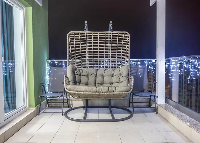 Apartment White Dream Penthouse With Jacuzzi