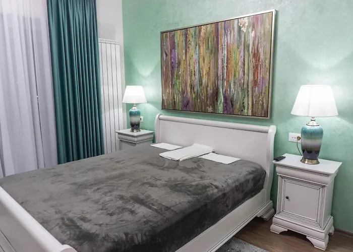 White Dream Penthouse With Jacuzzi *