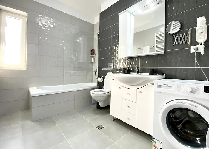 White Dream Penthouse With Jacuzzi Apartment Brasov