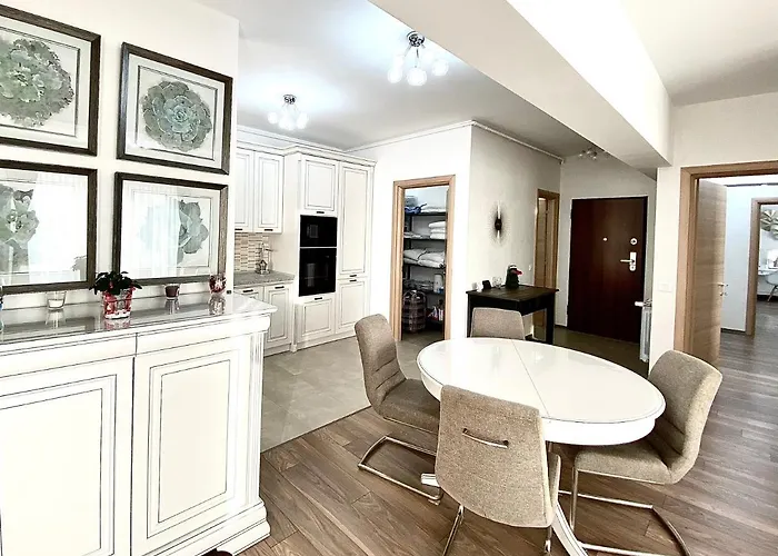 White Dream Penthouse With Jacuzzi Apartment Brasov