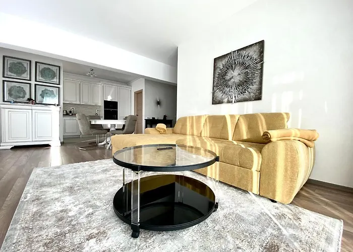 White Dream Penthouse With Jacuzzi Brasov